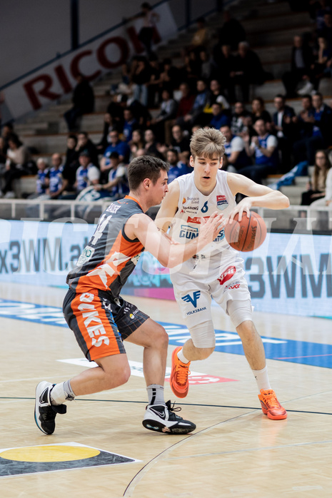 Basketball, Basketball Superliga 2022/23, Platzierungsrunde 10, Oberwart Gunners, Klosterneuburg Dukes, Valentin Bauer (14), Florian Koeppel (8)