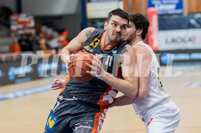 Basketball, Basketball Superliga 2022/23, Viertelfinale Spiel 1, Oberwart Gunners, Klosterneuburg Dukes, Benjamin Blazevic (11), John Joseph Rauch (11)