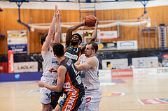 Basketball, Basketball Superliga 2022/23, Viertelfinale Spiel 1, Oberwart Gunners, Klosterneuburg Dukes, Brock Gardner (10), Kevin Bracy-Davis (0), Benjamin Blazevic (11), Renato Poljak (16)
