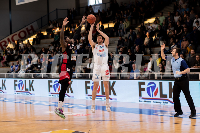 Basketball, Basketball Superliga 2022/23, Platzierungsrunde 3, Oberwart Gunners, BC Vienna, John Joseph Rauch (11), Jahenns Manigat (21)