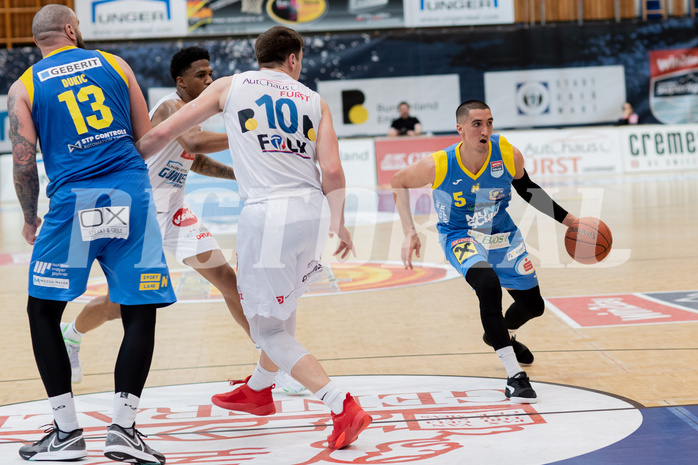 Basketball, Basketball Superliga 2022/23, Grunddurchgang Runde 20 , Oberwart Gunners, Flyers Wels, Nebojsa Dukic (13), Brock Gardner (10), Philip Jalapoor (5)