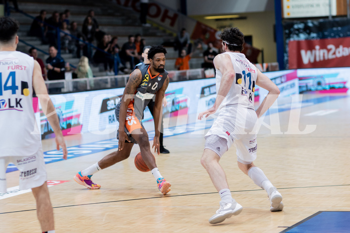 Basketball, Basketball Superliga 2022/23, Viertelfinale Spiel 3, Oberwart Gunners, Klosterneuburg Dukes, Kevin Bracy-Davis (0), John Joseph Rauch (11)