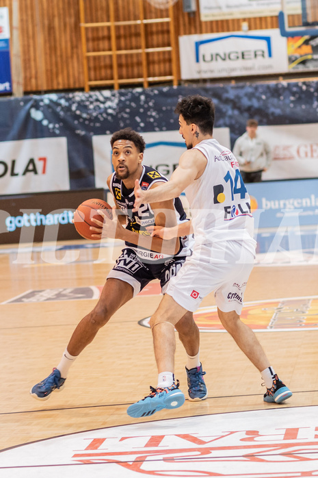 Basketball, Basketball Superliga 2022/23, 1. Platzierungsrunde, Oberwart Gunners, Gmunden Swans, Zachary Charles (2), Derek Hanes (14)
