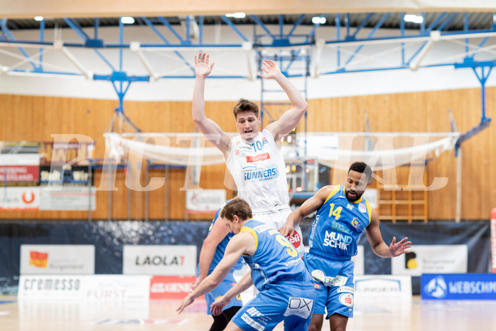 Basketball, Basketball Superliga 2022/23, Grunddurchgang Runde 20 , Oberwart Gunners, Flyers Wels, Roman Jagsch (9), Brock Gardner (10), Mike Holton (14)