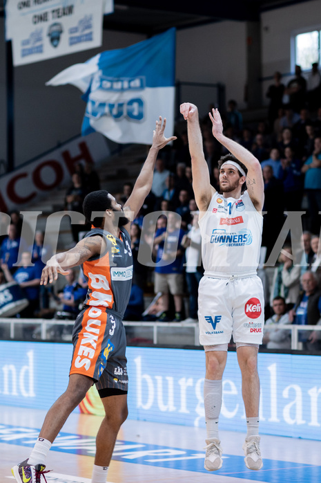 Basketball, Basketball Superliga 2022/23, Viertelfinale Spiel 3, Oberwart Gunners, Klosterneuburg Dukes, Arnold Fripp (3), John Joseph Rauch (11)