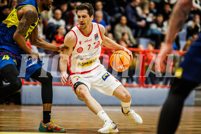 Basketball, win2day Basketball Superliga 2024/25, Grunddurchgang 18.Runde, Traiskirchen Lions, UBSC Graz, Benedikt Güttl (7)