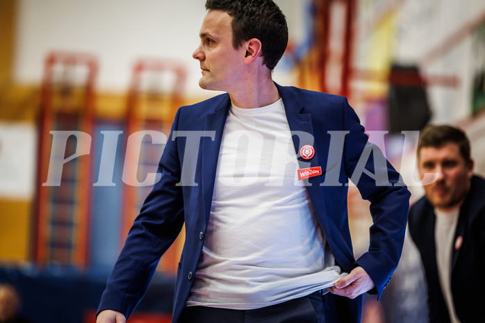 Basketball, win2day Basketball Superliga 2024/25, Grunddurchgang 18.Runde, Traiskirchen Lions, UBSC Graz, Benedikt Danek (Head Coach)