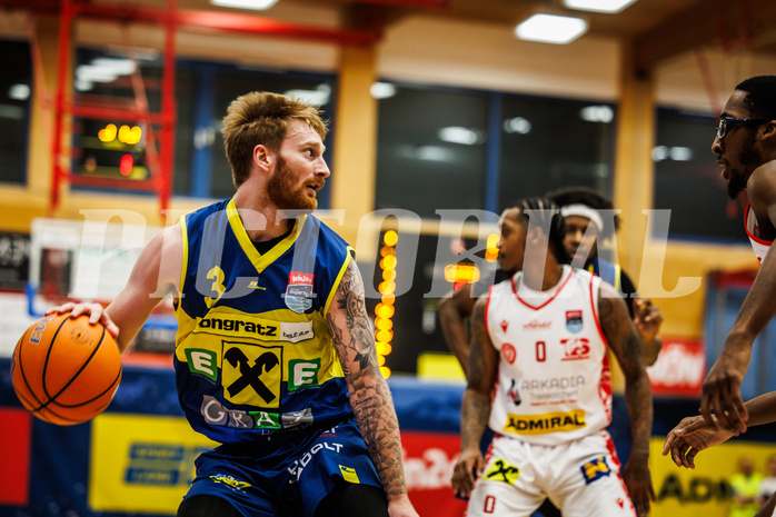 Basketball, win2day Basketball Superliga 2024/25, Grunddurchgang 18.Runde, Traiskirchen Lions, UBSC Graz, Cooper Robb (3)