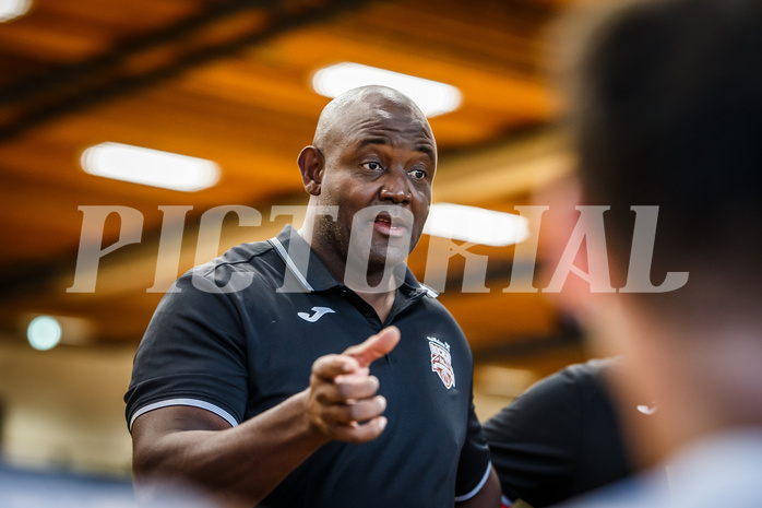 Basketball, Basketball Austria Cup 2021/22, 2. Vorrunde, Mattersburg Rocks, Kufstein Towers, James WILLIAMS (Headcoach)