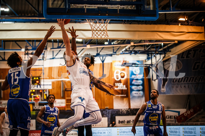 Basketball, bet-at-home Basketball Superliga 2021/22, Platzierungsrunde Spiel 1, Oberwart Gunners, Gmunden Swans, Travis Atson (4)