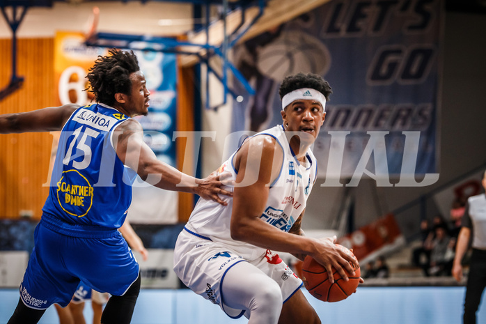 Basketball, bet-at-home Basketball Superliga 2021/22, Platzierungsrunde Spiel 1, Oberwart Gunners, Gmunden Swans, Rob Howard (5)