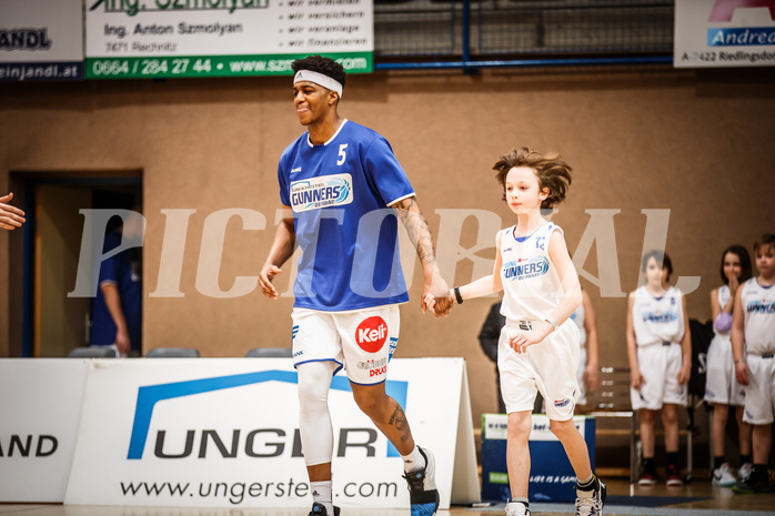 Basketball, bet-at-home Basketball Superliga 2021/22, Platzierungsrunde Spiel 1, Oberwart Gunners, Gmunden Swans, Rob Howard (5)