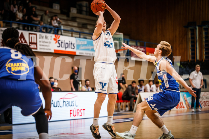 Basketball, bet-at-home Basketball Superliga 2021/22, Platzierungsrunde Spiel 1, Oberwart Gunners, Gmunden Swans, Sebastian Käferle (7)