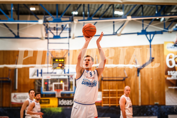 Basketball, bet-at-home Basketball Superliga 2021/22, Platzierungsrunde Spiel 1, Oberwart Gunners, Gmunden Swans, Edi Patekar (9)