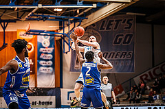 Basketball, bet-at-home Basketball Superliga 2021/22, Platzierungsrunde Spiel 1, Oberwart Gunners, Gmunden Swans, Sebastian Käferle (7)
