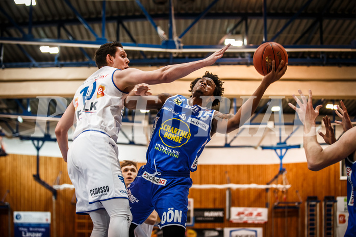 Basketball, bet-at-home Basketball Superliga 2021/22, Platzierungsrunde Spiel 1, Oberwart Gunners, Gmunden Swans, Stephon Jelks (15)