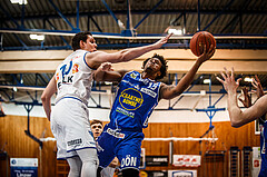 Basketball, bet-at-home Basketball Superliga 2021/22, Platzierungsrunde Spiel 1, Oberwart Gunners, Gmunden Swans, Stephon Jelks (15)