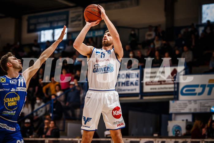 Basketball, bet-at-home Basketball Superliga 2021/22, Platzierungsrunde Spiel 1, Oberwart Gunners, Gmunden Swans, Ioannis Chatzinikolas (11)