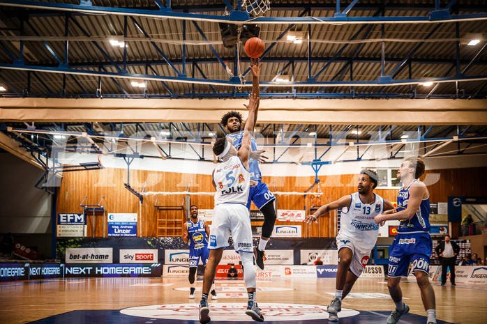 Basketball, bet-at-home Basketball Superliga 2021/22, Platzierungsrunde Spiel 1, Oberwart Gunners, Gmunden Swans, Brandon Aughburns (30)