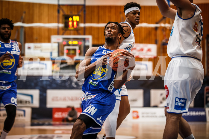Basketball, bet-at-home Basketball Superliga 2021/22, Platzierungsrunde Spiel 1, Oberwart Gunners, Gmunden Swans, Cederic Anders (2)
