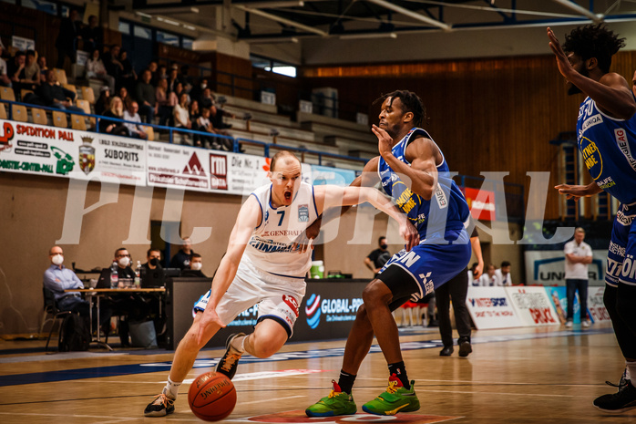 Basketball, bet-at-home Basketball Superliga 2021/22, Platzierungsrunde Spiel 1, Oberwart Gunners, Gmunden Swans, Sebastian Käferle (7)
