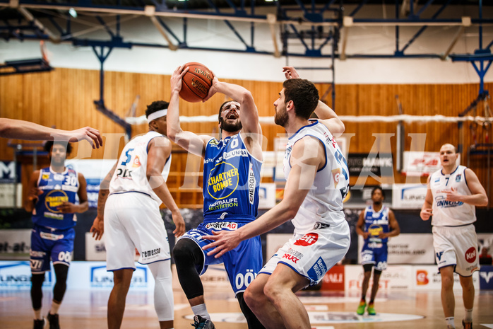 Basketball, bet-at-home Basketball Superliga 2021/22, Platzierungsrunde Spiel 1, Oberwart Gunners, Gmunden Swans, Daniel Friedrich (6)