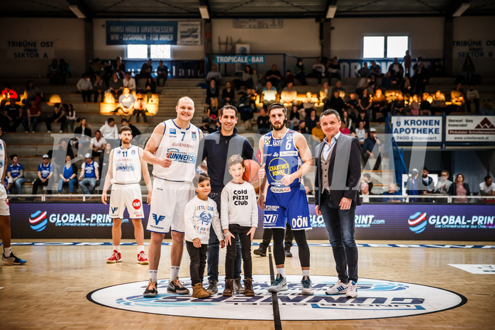 Basketball, bet-at-home Basketball Superliga 2021/22, Platzierungsrunde Spiel 1, Oberwart Gunners, Gmunden Swans, Ehrenaufwurf Energie Burgenland
