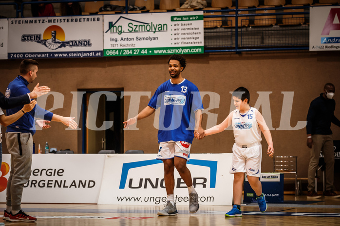 Basketball, bet-at-home Basketball Superliga 2021/22, Platzierungsrunde Spiel 1, Oberwart Gunners, Gmunden Swans, Stefan Blazevic (13)