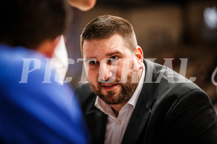 Basketball, bet-at-home Basketball Superliga 2021/22, Platzierungsrunde Spiel 1, Oberwart Gunners, Gmunden Swans, Horst Leitner (Coach)