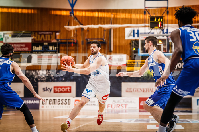Basketball, bet-at-home Basketball Superliga 2021/22, Platzierungsrunde Spiel 1, Oberwart Gunners, Gmunden Swans, Ioannis Chatzinikolas (11)