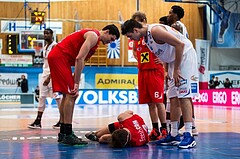 Basketball, ABL 2016/17, Grunddurchgang 21.Runde, Oberwart Gunners, WBC Wels, Thomas Csebits (4) am Boden