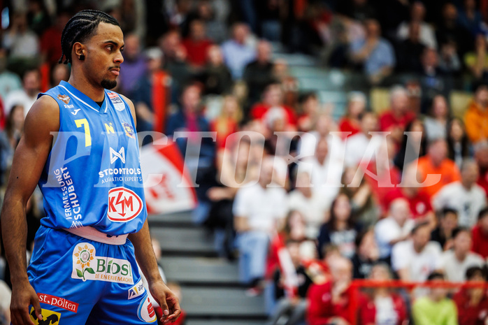 Basketball, win2day Basketball Superliga 2023/24, Viertelfinale Spiel 1, Traiskirchen Lions, SKN St.Pölten, Steven Kaltenbrunner (7)