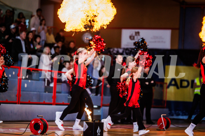 Basketball, win2day Basketball Superliga 2023/24, Viertelfinale Spiel 1, Traiskirchen Lions, SKN St.Pölten, Dancers