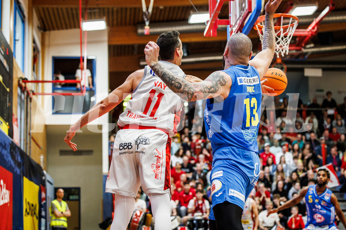 Basketball, win2day Basketball Superliga 2023/24, Viertelfinale Spiel 1, Traiskirchen Lions, SKN St.Pölten, Fabricio Vay (11)