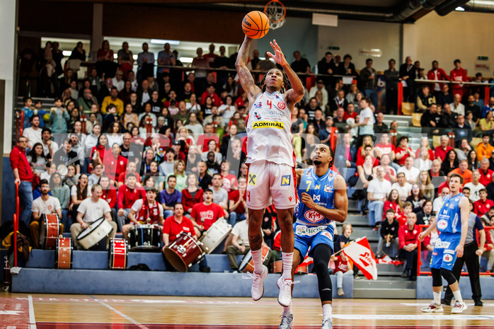 Basketball, win2day Basketball Superliga 2023/24, Viertelfinale Spiel 1, Traiskirchen Lions, SKN St.Pölten, Demarcus Demonia (4)