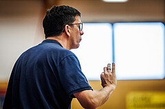 Basketball, win2day Basketball Superliga 2023/24, Viertelfinale Spiel 1, Traiskirchen Lions, SKN St.Pölten, Mike Kress (Headcoach)
