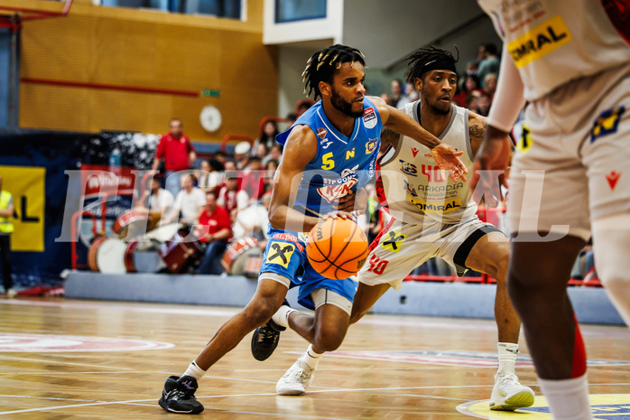 Basketball, win2day Basketball Superliga 2023/24, Viertelfinale Spiel 1, Traiskirchen Lions, SKN St.Pölten, Michael Anthony Randolph Jr. (5)