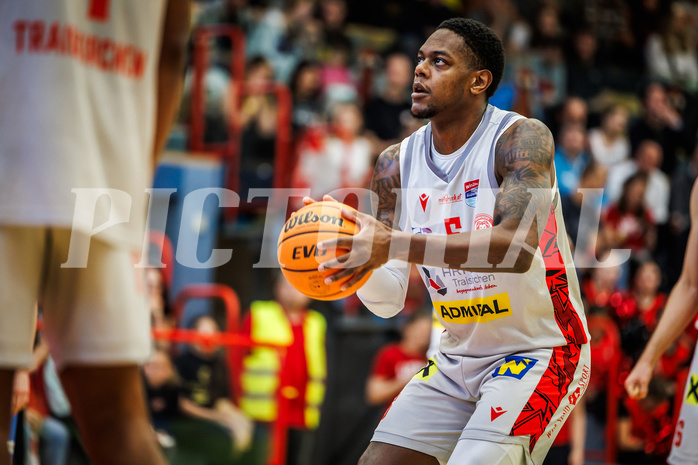 Basketball, win2day Basketball Superliga 2023/24, Viertelfinale Spiel 1, Traiskirchen Lions, SKN St.Pölten, Davon Clare (5)