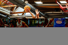 Basketball, win2day Basketball Superliga 2023/24, Viertelfinale Spiel 1, Traiskirchen Lions, SKN St.Pölten, Michael Anthony Randolph Jr. (5)