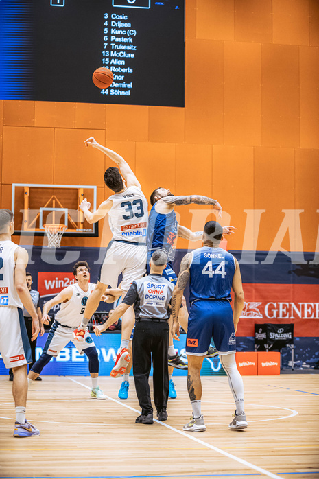 Basketball, Win2Day Superliga 2022/23, Grunddurchgang 10.Runde, Vienna Timberwolves, COLDAMARIS BBC Nord Dragonz, Chris Vogt (33), Sebastian Kunc (5)
