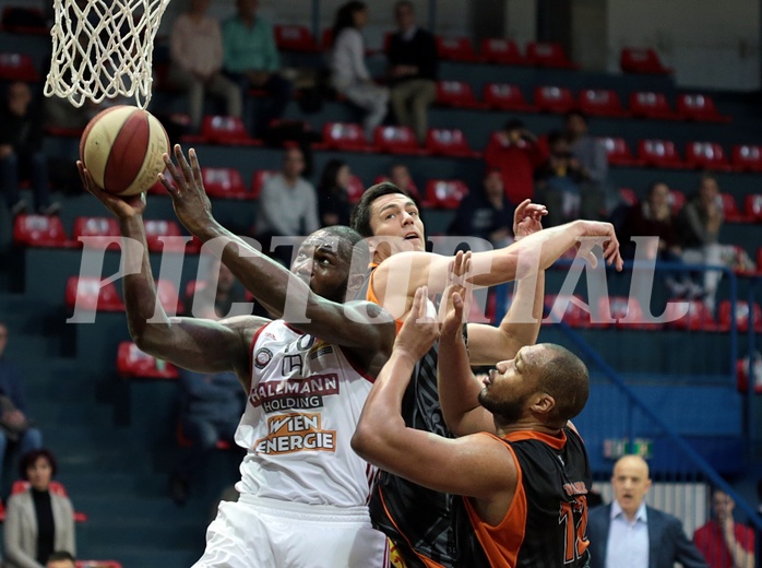 Basketball ABL 2015/16 Playoff Viertelfinale Spiel 1 BC Vienna vs FÃ¼rstenfeld Panthers
Jonathan Fairell (10),Gary Ware (12), Paul Radakovics (5)
