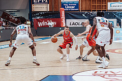 Basketball, Basketball Superliga 2023/24 , SF 4, Oberwart Gunners, Traiskirchen Lions, Kris Monroe (13), Edgars Lasenbergs (25), Sebastian Kaeferle (7)