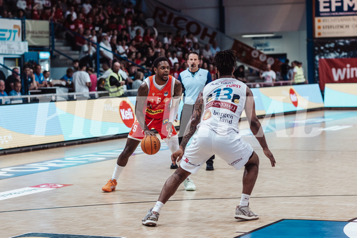 Basketball, Basketball Superliga 2023/24 , SF 4, Oberwart Gunners, Traiskirchen Lions, Davon Clare (5), Kris Monroe (13)