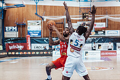 Basketball, Basketball Superliga 2023/24 , SF 4, Oberwart Gunners, Traiskirchen Lions, Manuel Patterson (0), Shaquille Rombley (5)