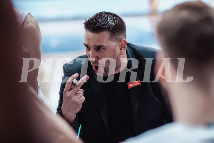 Basketball, Basketball Superliga 2023/24 , SF 4, Oberwart Gunners, Traiskirchen Lions, Horst Leitner (Head Coach)
