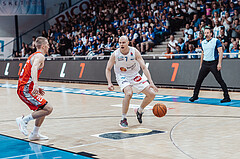 Basketball, Basketball Superliga 2023/24 , SF 4, Oberwart Gunners, Traiskirchen Lions, Edgars Lasenbergs (25), Sebastian Kaeferle (7)