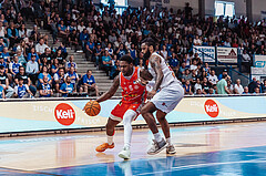 Basketball, Basketball Superliga 2023/24 , SF 4, Oberwart Gunners, Traiskirchen Lions, Davon Clare (5), Kris Monroe (13)
