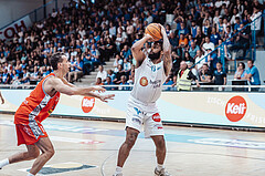 Basketball, Basketball Superliga 2023/24 , SF 4, Oberwart Gunners, Traiskirchen Lions, Fabricio Vay (11), Kris Monroe (13)
