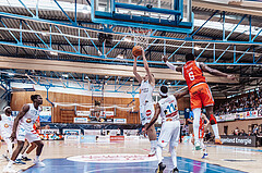 Basketball, Basketball Superliga 2023/24 , SF 4, Oberwart Gunners, Traiskirchen Lions, Edi Patekar (9), Derrek Brooks (11), Davon Clare (5)