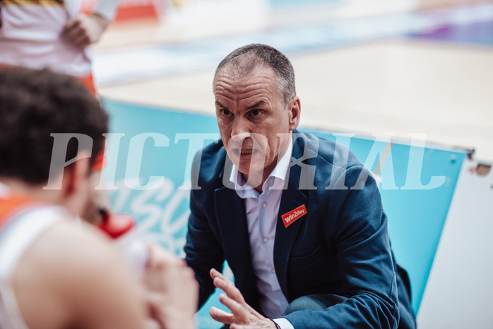 Basketball, Basketball Superliga 2023/24 , SF 4, Oberwart Gunners, Traiskirchen Lions, Radomir Mijanovic (Head Coach)